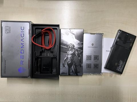 ZTE Nubia Redmagic 8 Pro Transparent Edition - 16GB / 512GB