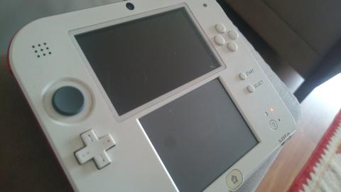 Nintendo 2DS Şarj Cihazı ile birlikte uygun fiyata