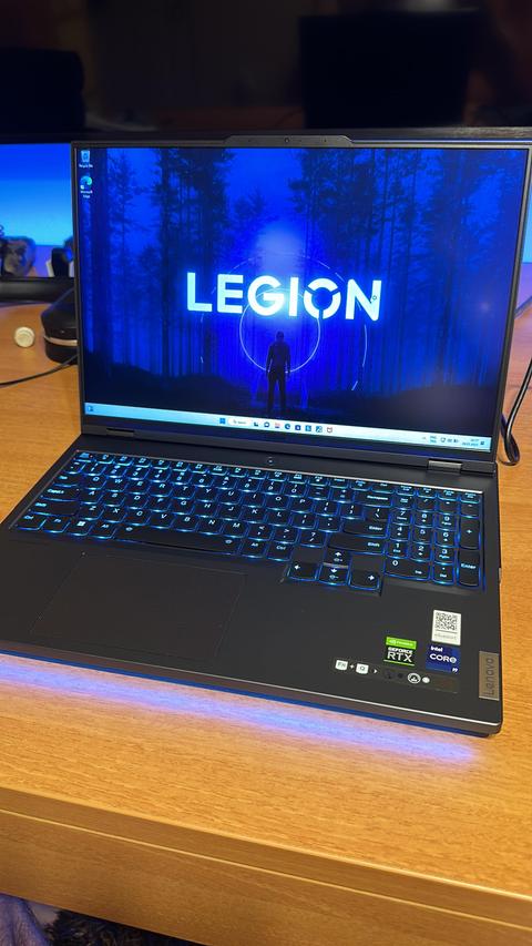 Lenovo 16" Legion Pro 7i (4080) vs Asus Rog Strix G18 (4080)