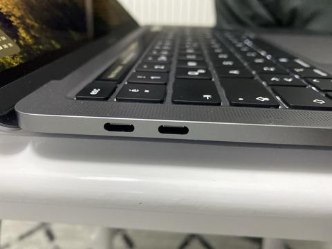 MacBook Pro 13.3 inç Hub Önerisi