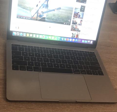 Macbook Pro Renk Atması