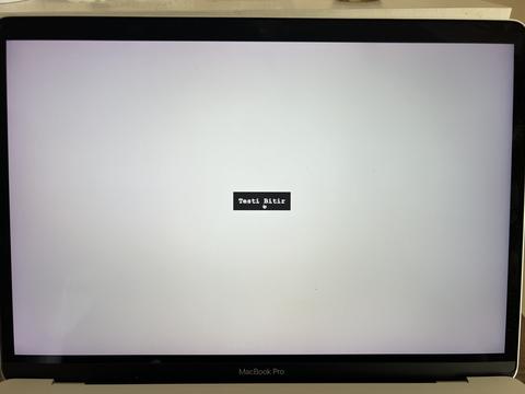 MacBook Pro pembe ekran sorunu
