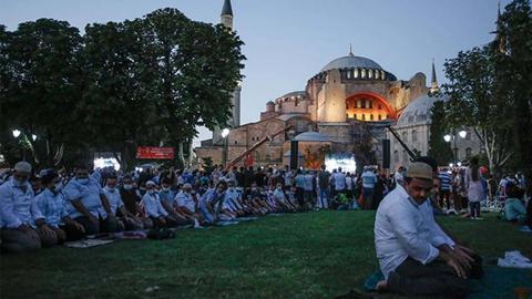Araştırma: Türk milleti Şeriat istemiyor, Laikliğe destek %83
