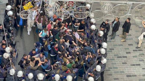 Taksim'de İsrail'i Protesto Edenler Dayak Yedi - 30 Kişiye Ters Kelepçe Yapıldı