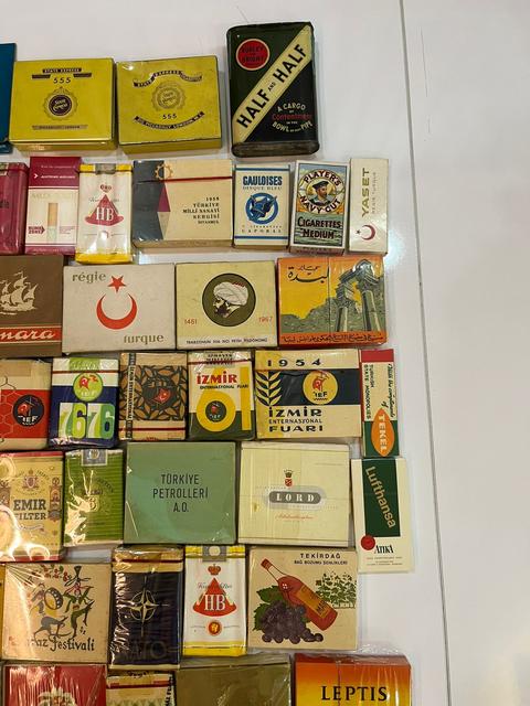 1950-1960 yıllarına ait antika sigara paketleri