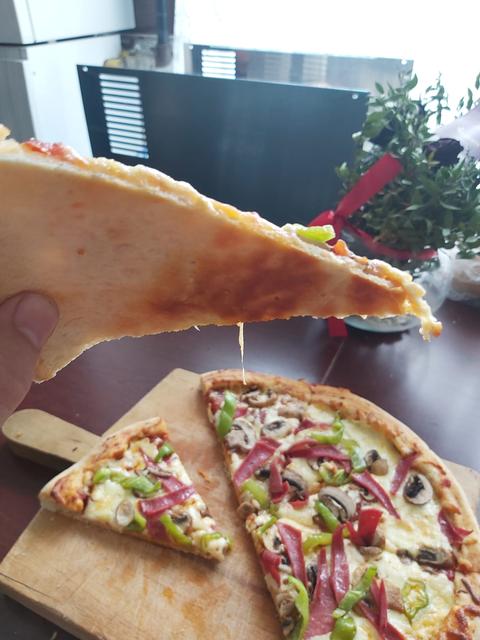Ev yapımı pizza