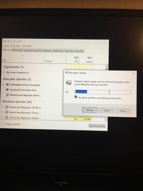 Windows 10 siyah ekranda kalıyor!