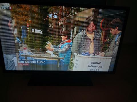 Samsung led tv ekran çizgi çizgi oldu.