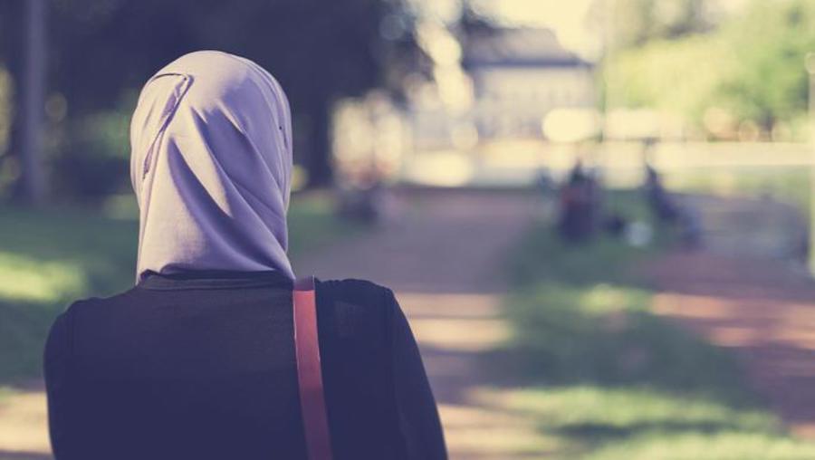 Türkiye'deki İslamofobiyle de yüzleşelim: Başörtülü CV'ye iş yok