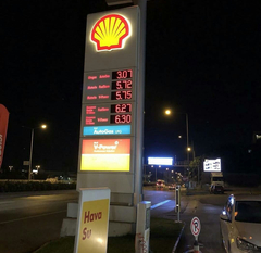 “Gece yarısından sonra benzine 18 kuruş, mazota 16 kuruş, LPG’ye 12 kuruş zam var. Tamam mı?”