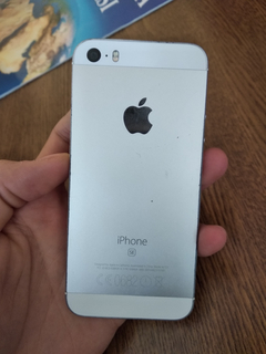 iPhone SE - 64GB - SILVER