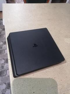 Çok Temiz Playstation 4 Slim 2 Orjinal Kol ve 12 Oyun.