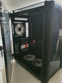 SATILDI Corsair 680x 6 adet LL120 fanlı