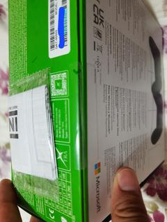 Xbox series gamepad 9.nesil siyah sıfır kapali kutu