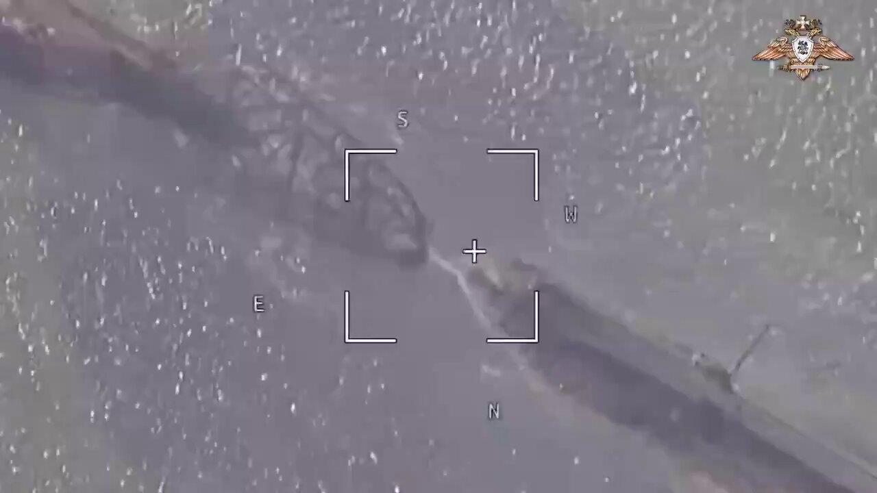 Kırım'da Rusya'ya ait savaş uçağı düştü!