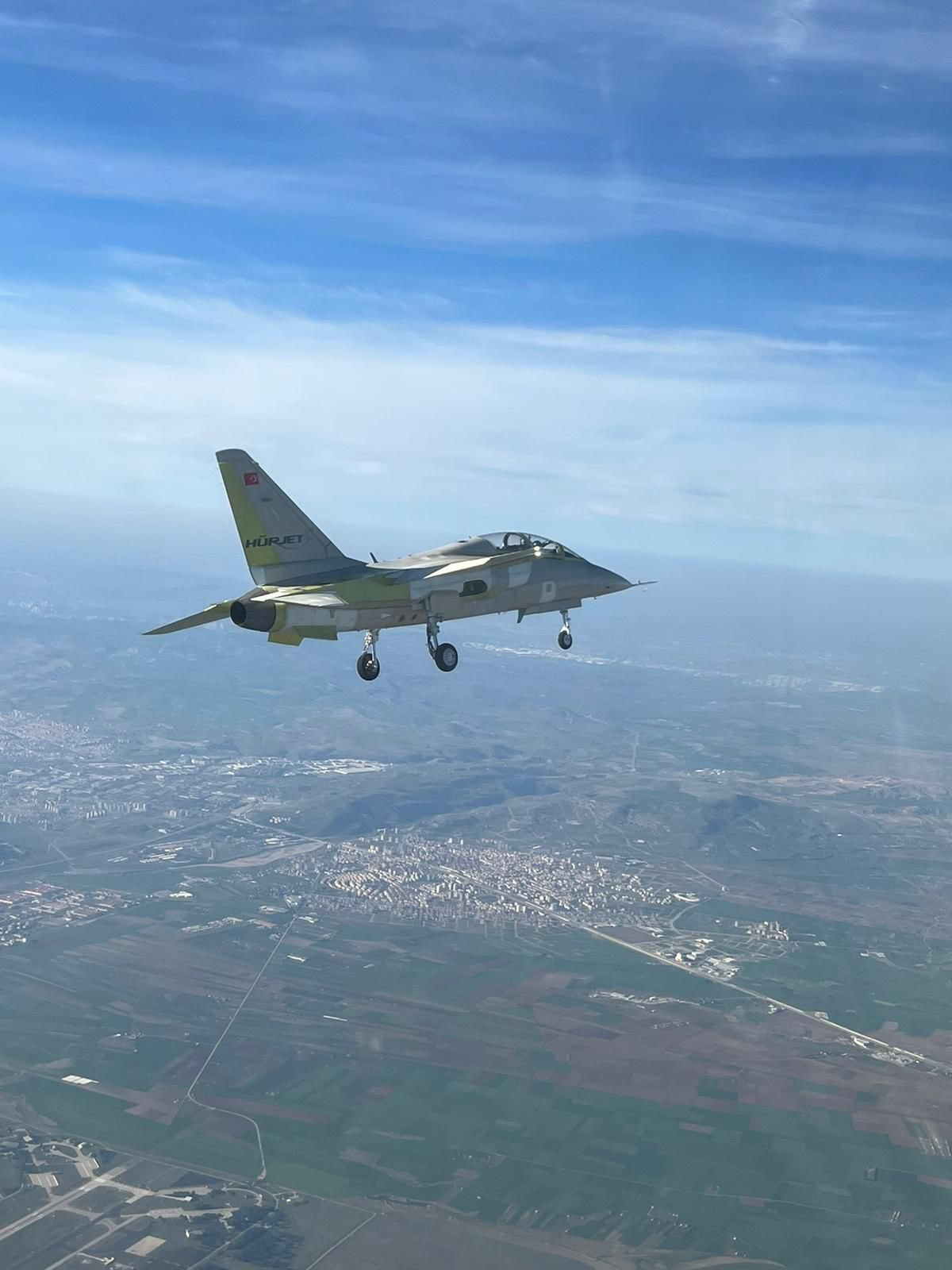 Milli Muharip Uçak’ın pist üstü yüksek kaliteli fotoğrafları yayınlandı