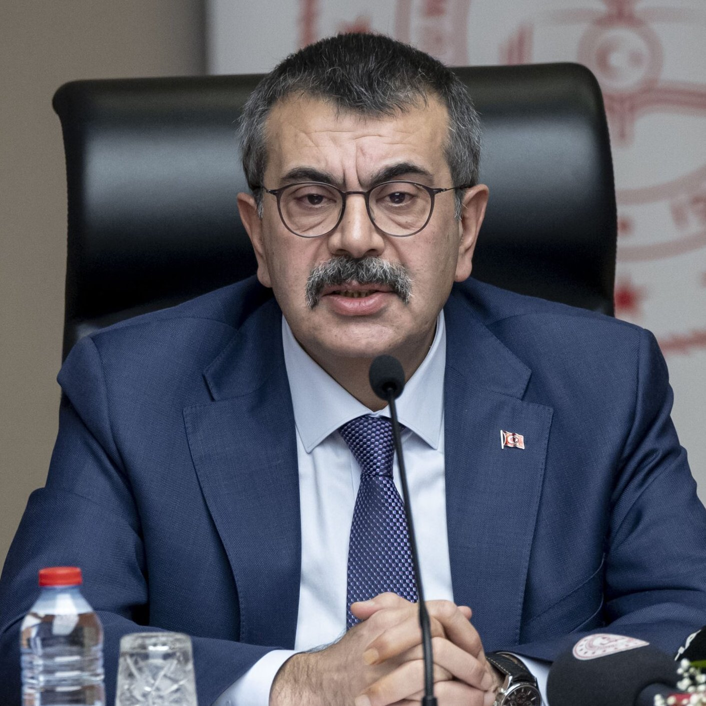 Yusuf Tekin: "Herhangi sıkıntı yok. okullar tatil olmayacak."  | İstanbul'da okullar tatil edildi!!!