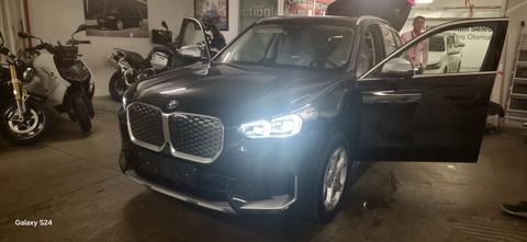 BMW iX1 eDrive20 önden çekişli