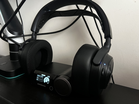Arctis Nova Pro Wireless + WC kulaklık pedleri