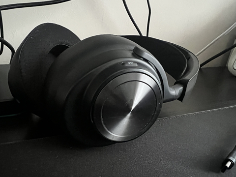 Arctis Nova Pro Wireless + WC kulaklık pedleri