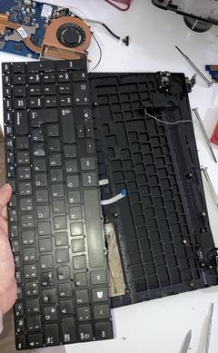 Samsung NP450tr07 laptop klavye değişimi hk yardım