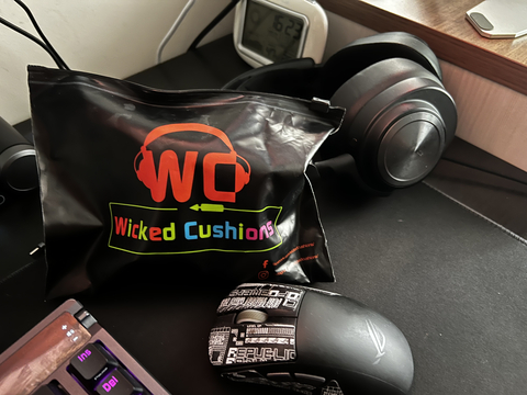 Arctis Nova Pro Wireless + WC kulaklık pedleri