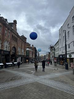 Londra’da yaşıyorum  sorularınızı alabilirim