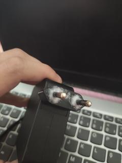 Laptop şarj aletinin uçları içine girdi, tamir edilebilir mi? [SS'li]