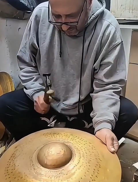 Geleneksel El İşçiliğiyle Hazırlanan Tarihî Koleksiyon Parçaları