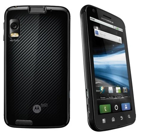 Motorola Edge 50 Ultra tanıtıldı: Gerçek ahşap arka kapağıyla dikkat çekiyor