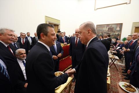 Cumhurbaşkanı Erdoğan "Yeni anayasa" CHP'nin böyle bir değişime destek verebileceği düşüncesindeyim"