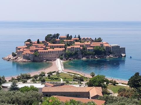 Arnavutluk'tan Budva'ya Özel Araçla Geçiş