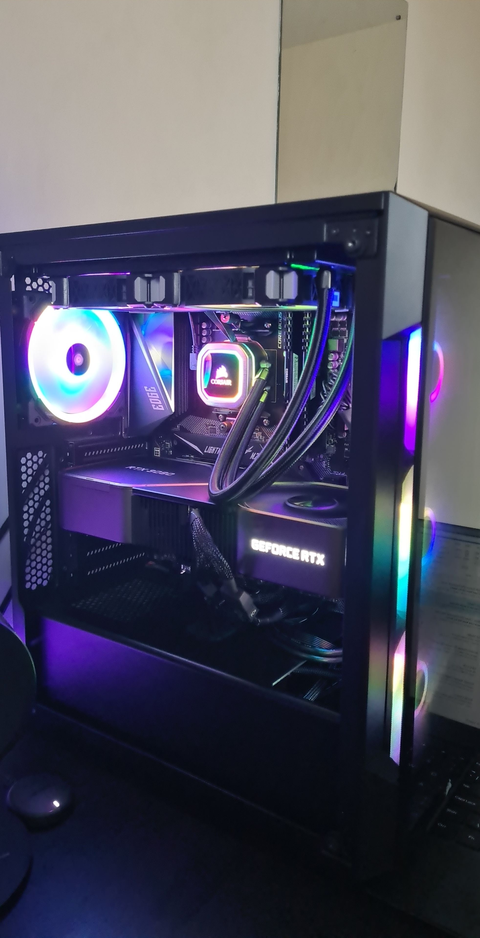 [BİTTİ- 699TL] Corsair  iCUE 220T RGB Airflow Tempered Glass Mid-Tower Smart Case, Beyaz