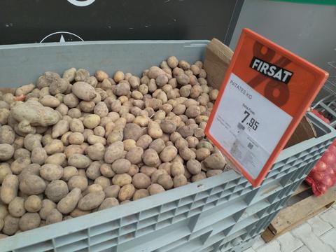 Bim 10kgluk çuvalda patates 50 TL