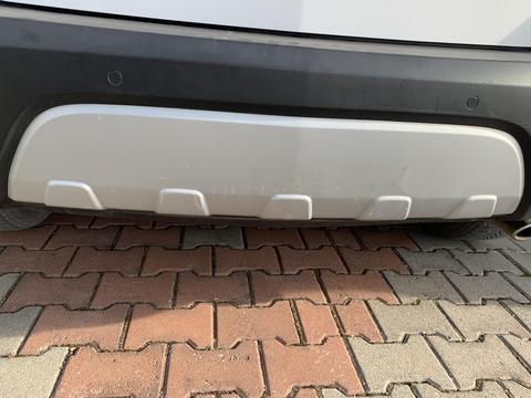 Geri geri gelirken tamponun arkadaki araca çarpıp sekmesi?