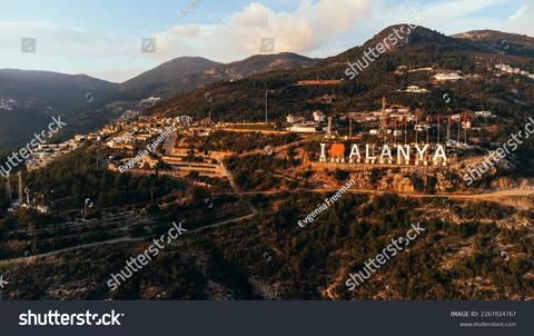 Dünyada los angelesa en çok benzeyen yer alanya olmasına rağmen neden esenyurta esencılıs deniliyor?