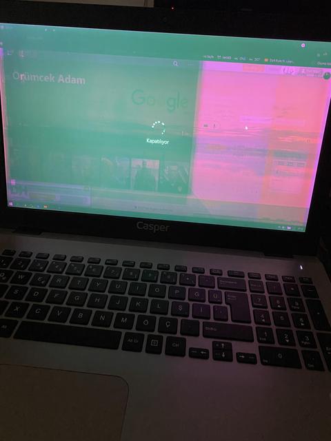 Laptop Ekranı Renk Değişimi