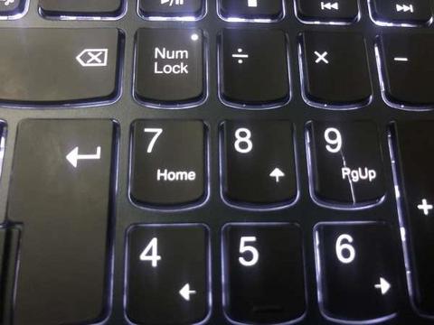 laptopların tuşları neden çatlar?