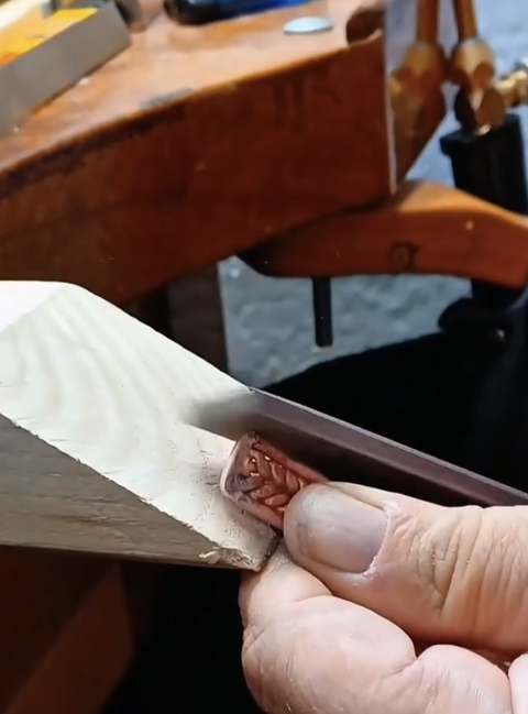 Geleneksel El İşçiliğiyle Hazırlanan Tarihî Koleksiyon Parçaları