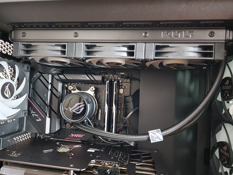 ROG Strix LC III 360 İşlemcı Sıvı Soğutma Hortum Yönü