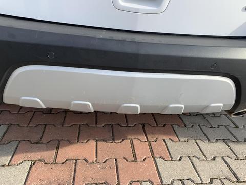 Geri geri gelirken tamponun arkadaki araca çarpıp sekmesi?