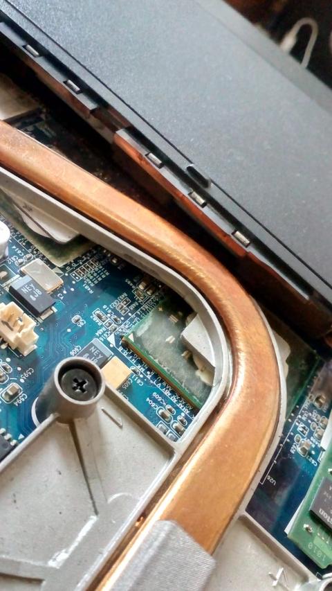 Laptopun gpusuna bant yapıştırmışlar NE ÖNERİRSİNİZ ?