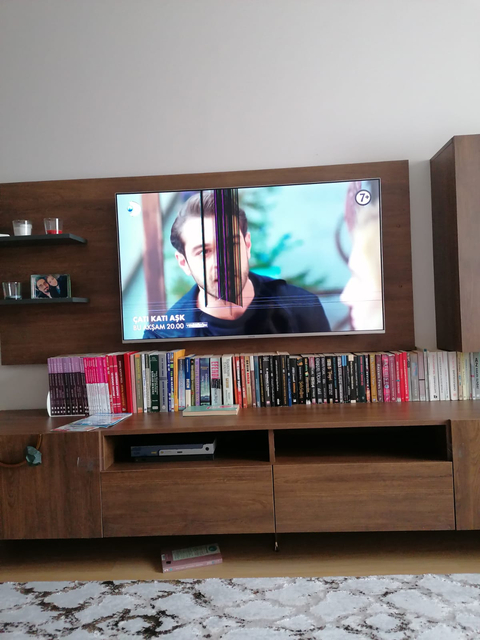 İç Ekranı Kırılan 49MU8000 TV