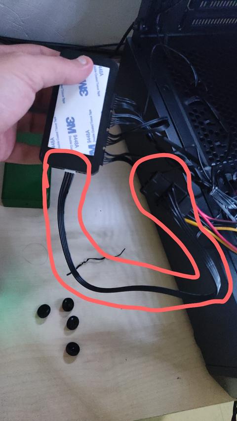Fan kontrolcüsünün PSU ya bağlandığı kablo