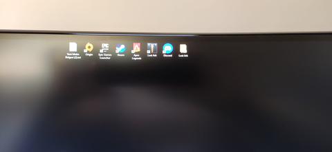 Samsung Odyssey G7 LC27G75TQSRXUF  3 ay kullanım sonrası panel kendi kendine ayrılmaya başladı.