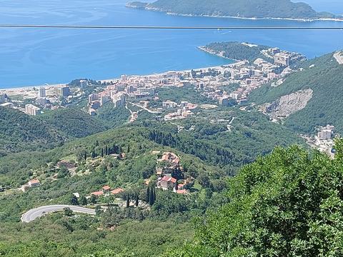 Arnavutluk'tan Budva'ya Özel Araçla Geçiş