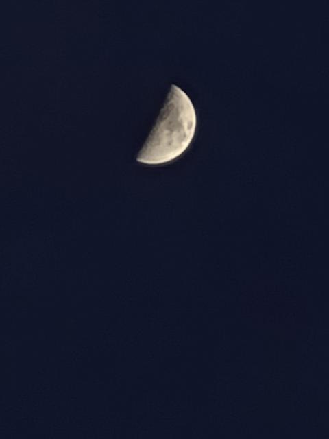 çektiğim ay fotoğrafı (fotoğraflı)