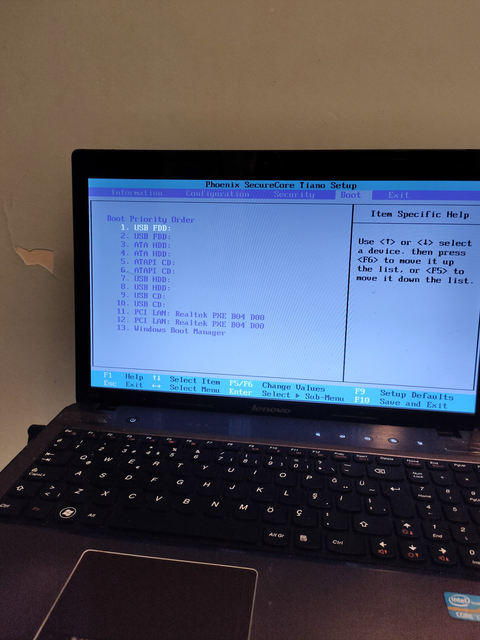 Bios boot menude hersey cifter gozukuyor