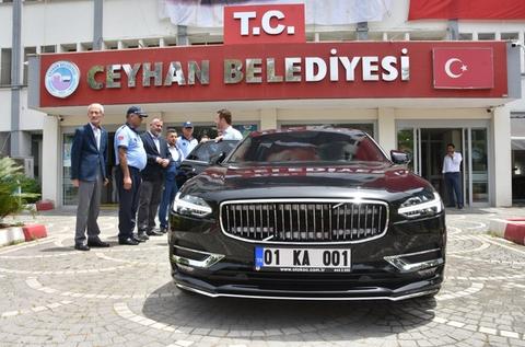 2022 BMW 7 Serisi tanıtıldı: 31.3 inçlik sinema ekranı ve daha fazlası