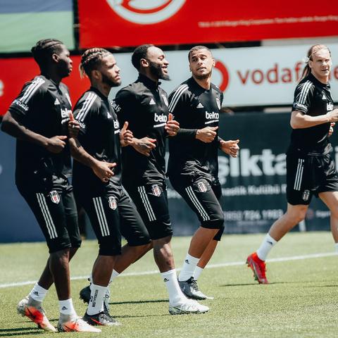 ⚫⚪ Beşiktaş 2020 / 2021 Sezonu (ANA KONU)  ŞAMPİYONLUK BİZİM KUPA BİZİM  🏆🏆